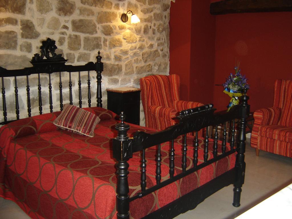 Arens de Lledo Hostal Casa Laure Y Mª Jose מראה חיצוני תמונה